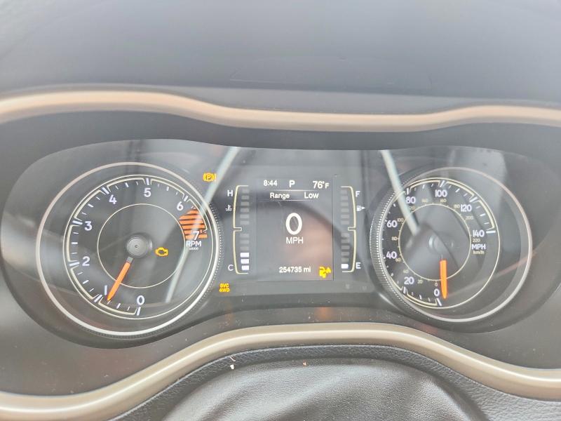 Продаж на аукціоні авто 2018 Jeep Cherokee, vin: 1C4PJMCB0JD529684, номер лоту: 63786316