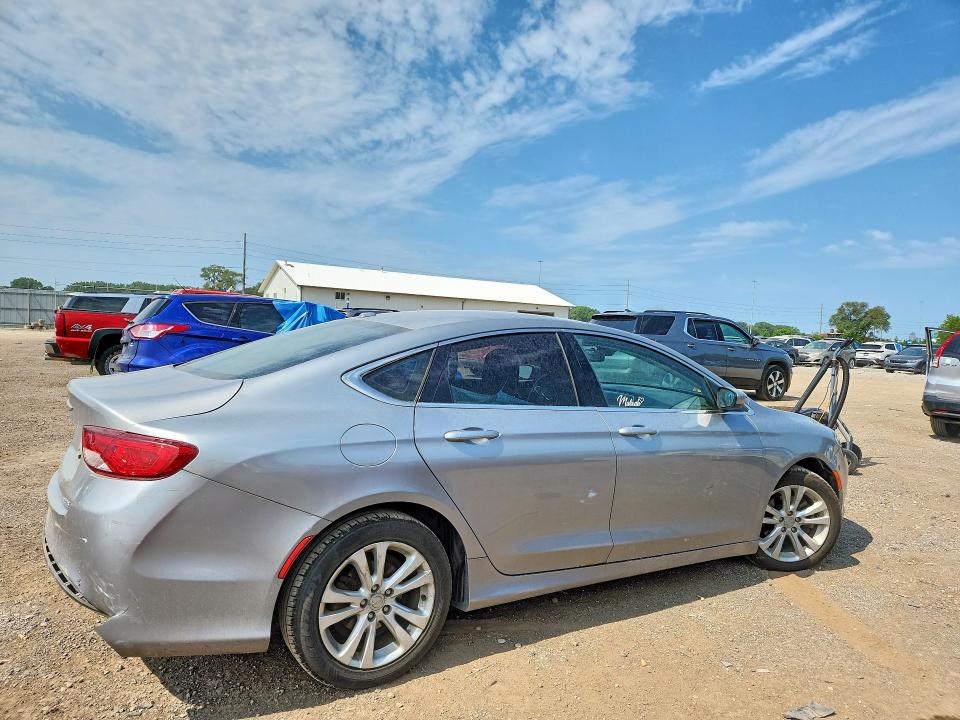 64654796 :رقم المزاد ، 1C3CCCABXFN599480 vin ، 2015 Chrysler 200 مزاد بيع