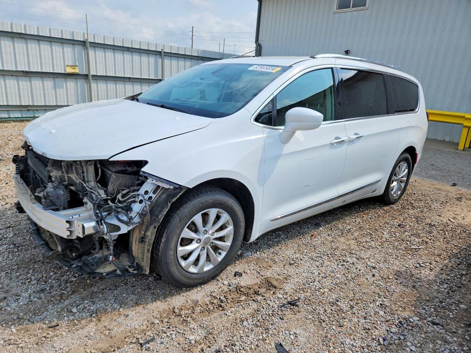 62945056 :رقم المزاد ، 2C4RC1BG4JR106893 vin ، 2018 Chrysler Pacifica مزاد بيع
