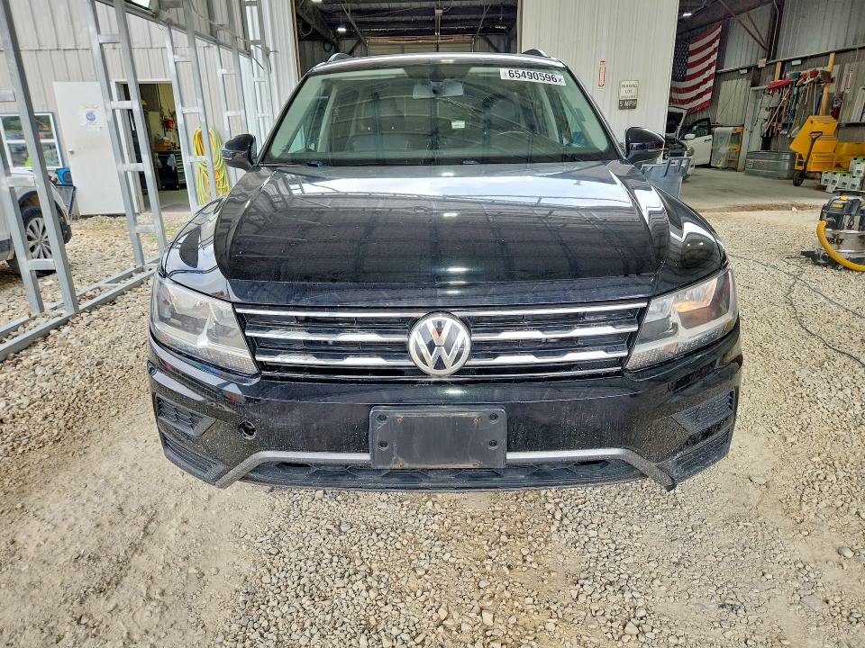 65490596 :رقم المزاد ، 3VV2B7AX9JM100203 vin ، 2018 Volkswagen Tiguan مزاد بيع