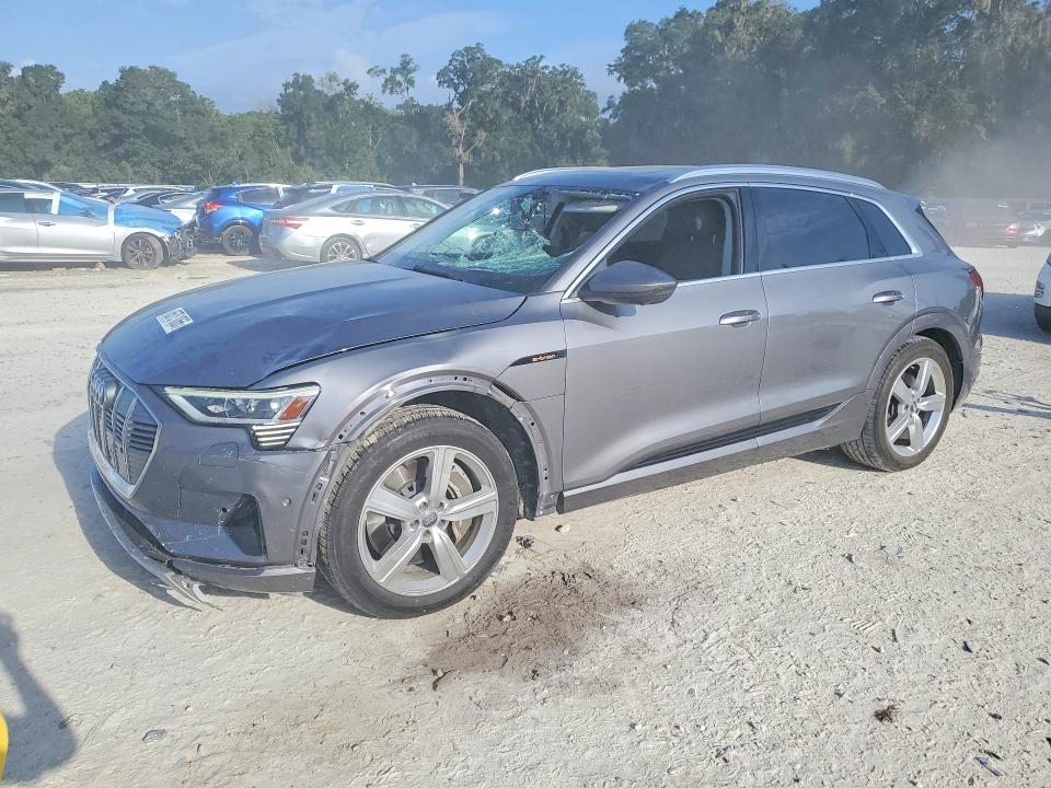 Продаж на аукціоні авто 2019 Audi E-tron, vin: WA1LAAGE1KB013004, номер лоту: 65751066