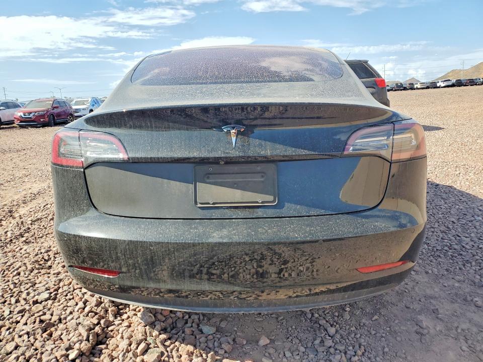 60818486 :رقم المزاد ، 5YJ3E1EA0JF178029 vin ، 2018 Tesla Model 3 مزاد بيع