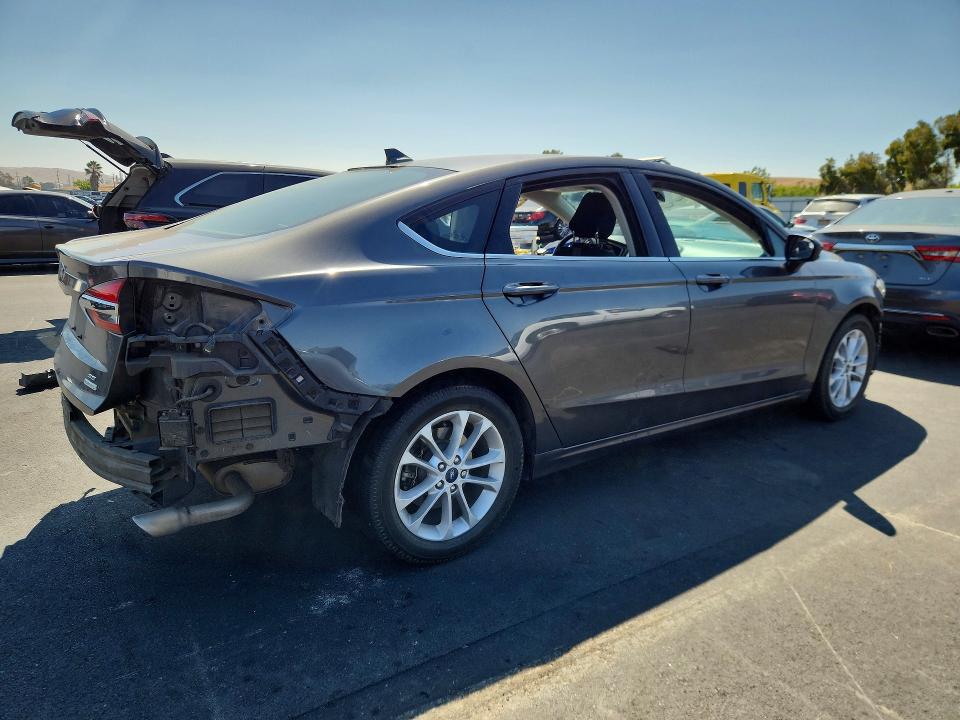 2020 Ford Fusion მანქანა იყიდება აუქციონზე, vin: 3FA6P0HD2LR149484, აუქციონის ნომერი: 64823336