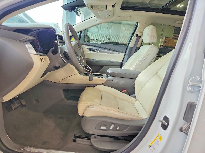 61053536 :رقم المزاد ، 1GYKNDRS1HZ146835 vin ، 2017 Cadillac Xt5 مزاد بيع
