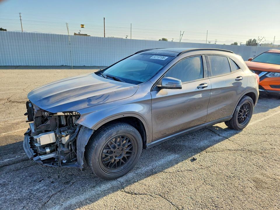 64110106 :رقم المزاد ، WDCTG4EB3JJ369838 vin ، 2018 Mercedes-benz Gla مزاد بيع
