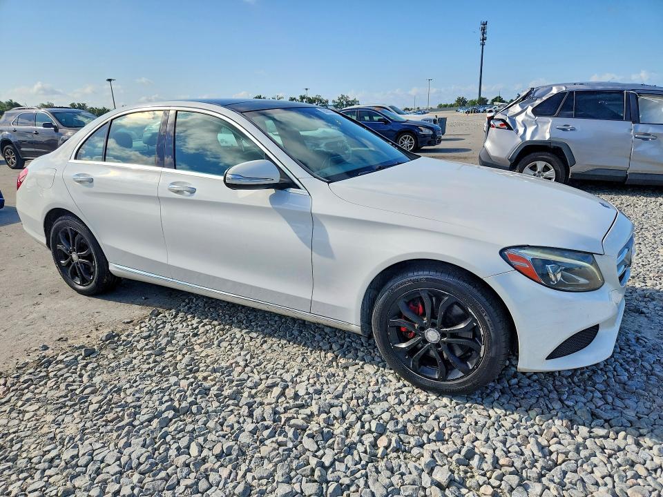 2015 Mercedes-benz C მანქანა იყიდება აუქციონზე, vin: 55SWF4KB1FU015226, აუქციონის ნომერი: 65652956