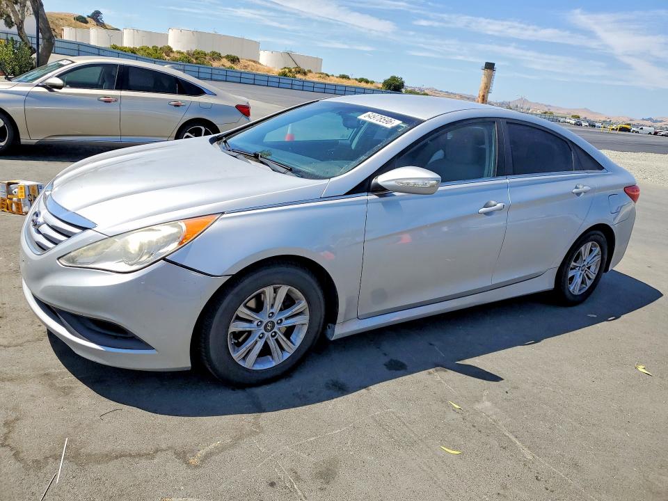 2014 Hyundai Sonata მანქანა იყიდება აუქციონზე, vin: 5NPEB4AC7EH935512, აუქციონის ნომერი: 64978596