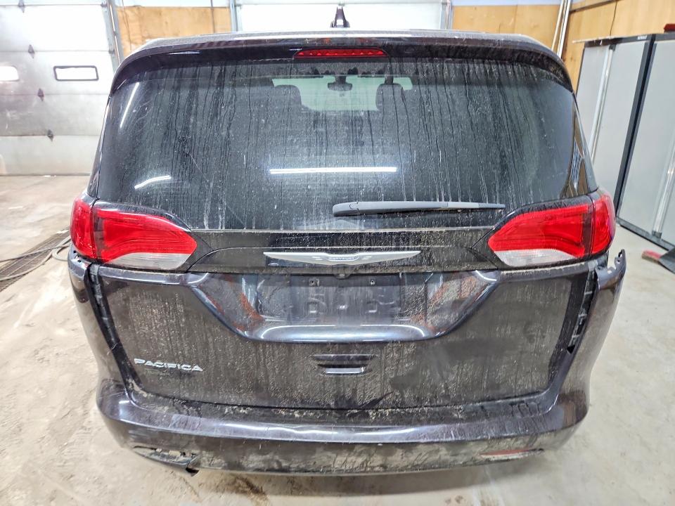 64717846 :رقم المزاد ، 2C4RC1CG3HR665313 vin ، 2017 Chrysler Pacifica مزاد بيع