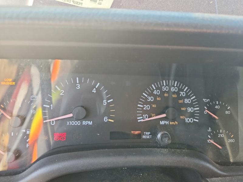 64228106 :رقم المزاد ، 1J4FF58S51L563342 vin ، 2001 Jeep Cherokee مزاد بيع