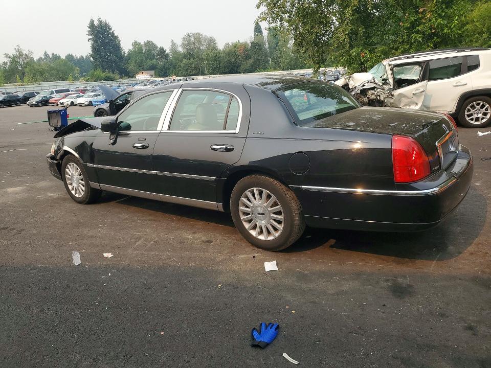 Продаж на аукціоні авто 2003 Lincoln Town Car, vin: 1LNHM81W73Y658439, номер лоту: 64231006
