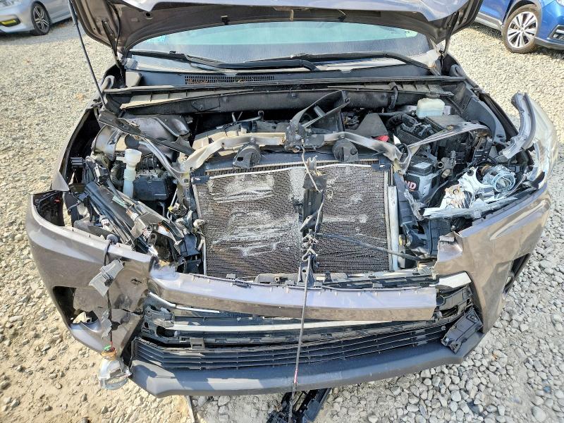 2018 Toyota Highlander მანქანა იყიდება აუქციონზე, vin: 5TDJZRFH6JS554170, აუქციონის ნომერი: 67002096