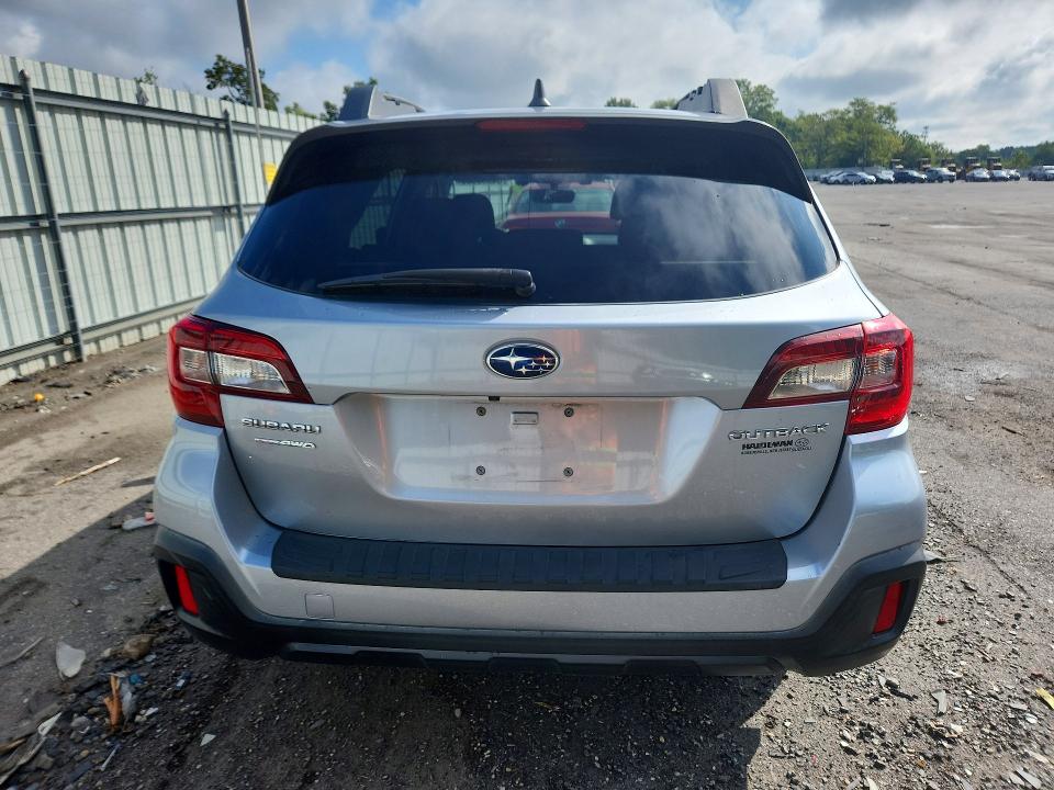 64590536 :رقم المزاد ، 4S4BSAHC9J3393953 vin ، 2018 Subaru Outback مزاد بيع
