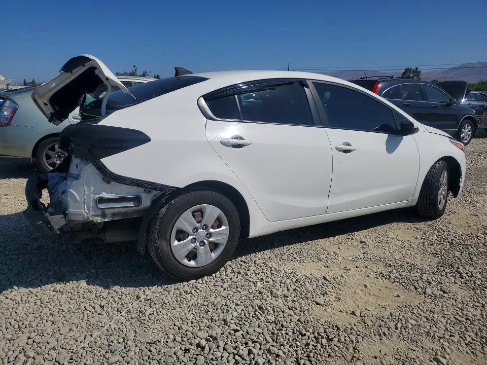 63903126 :رقم المزاد ، 3KPFK4A79JE240177 vin ، 2018 Kia Forte مزاد بيع