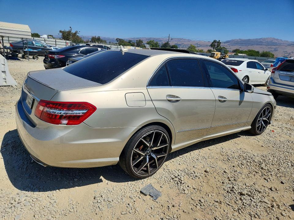 64147896 :رقم المزاد ، WDDHF5GB4BA275024 vin ، 2011 Mercedes-benz E مزاد بيع