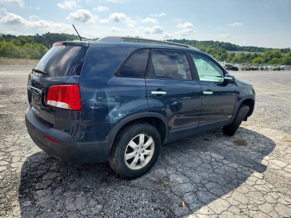 2011 Kia Sorento მანქანა იყიდება აუქციონზე, vin: 5XYKTCA19BG141543, აუქციონის ნომერი: 66968106