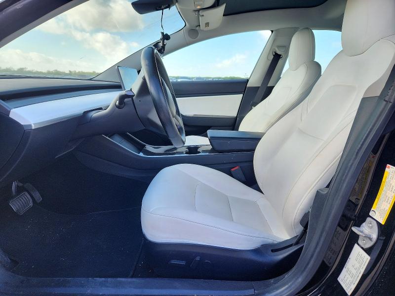 64111716 :رقم المزاد ، 5YJ3E1EB0KF195617 vin ، 2019 Tesla Model 3 مزاد بيع