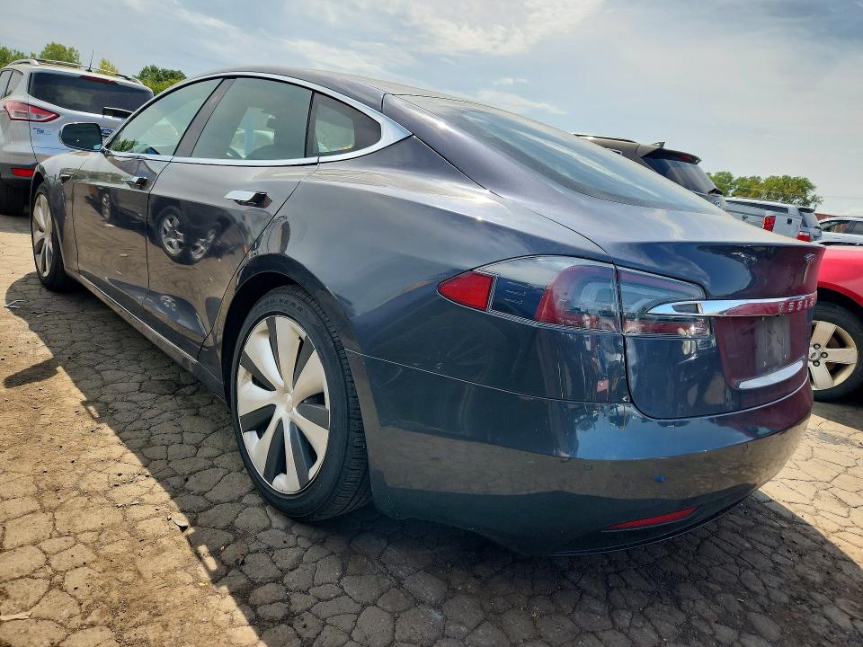66525276 :رقم المزاد ، 5YJSA1E24MF426738 vin ، 2021 Tesla Model S مزاد بيع