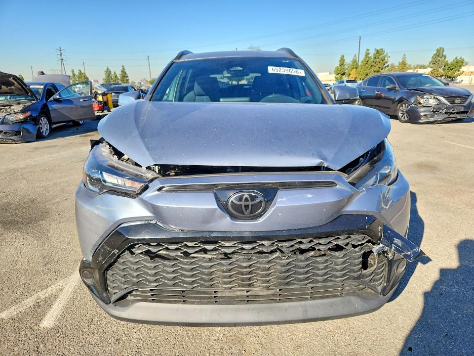 65239656 :رقم المزاد ، 7MUFBABGXRV055463 vin ، 2024 Toyota Corolla Cross Hybrid مزاد بيع