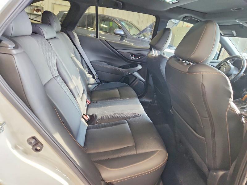 64095556 :رقم المزاد ، 4S4BTGUD4N3111240 vin ، 2022 Subaru Outback مزاد بيع