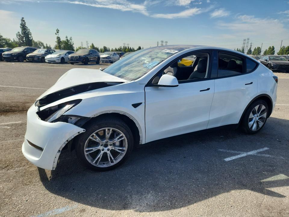Auction sale of the 2024 Tesla Model Y, vin: 7SAYGAEE5RF059930, lot number: 66775626
