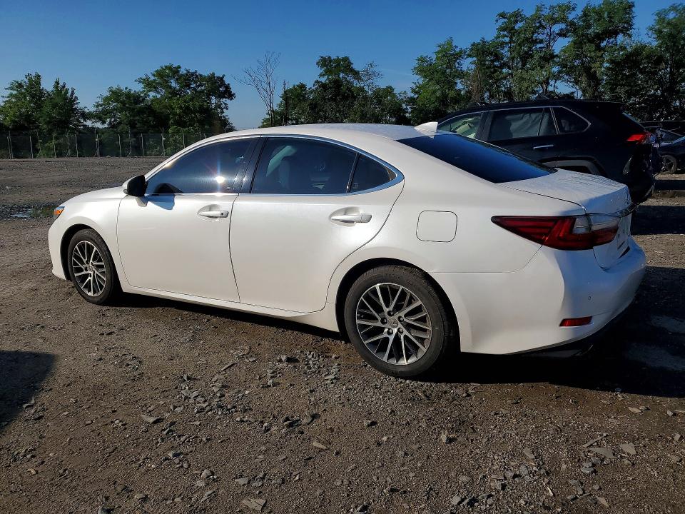 63899136 :رقم المزاد ، 58ABK1GG8HU057535 vin ، 2017 Lexus Es مزاد بيع