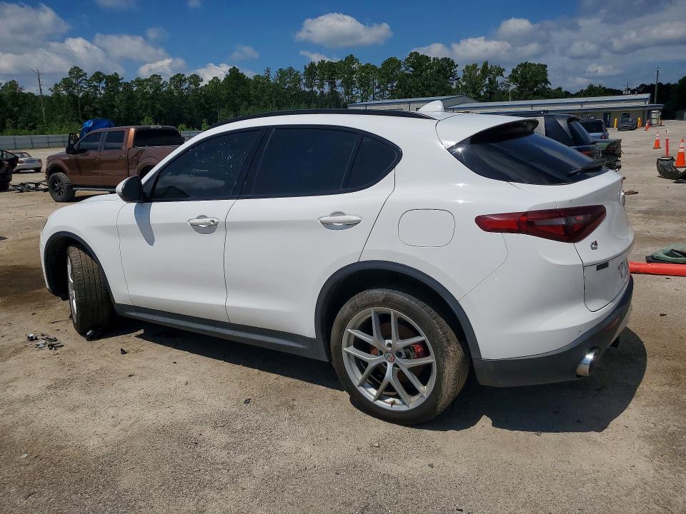 Продаж на аукціоні авто 2018 Alfa Romeo Stelvio, vin: ZASFAKNN6J7C10688, номер лоту: 64678216