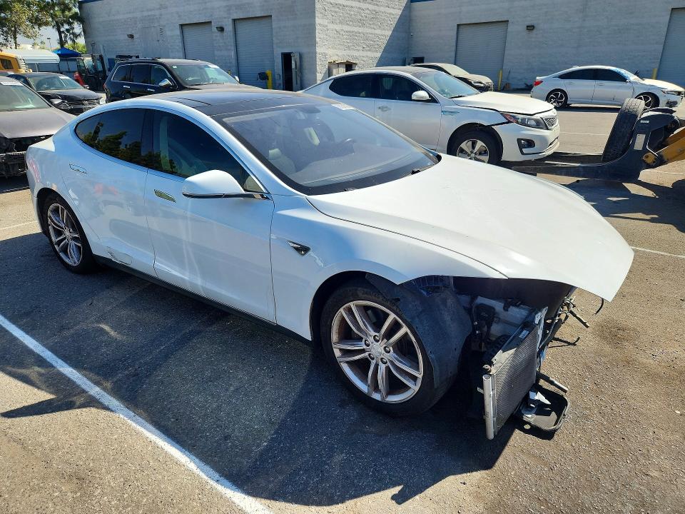 2013 Tesla Model S მანქანა იყიდება აუქციონზე, vin: 5YJSA1CN2DFP25769, აუქციონის ნომერი: 66204526