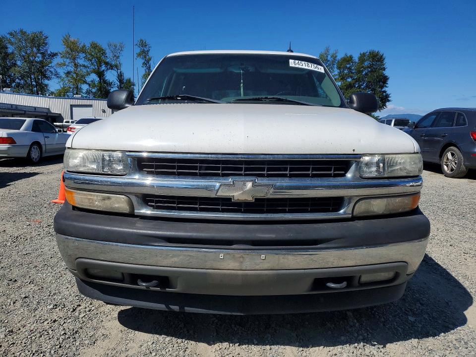64518756 :رقم المزاد ، 3GNFK16Z85G150352 vin ، 2005 Chevrolet Suburban مزاد بيع