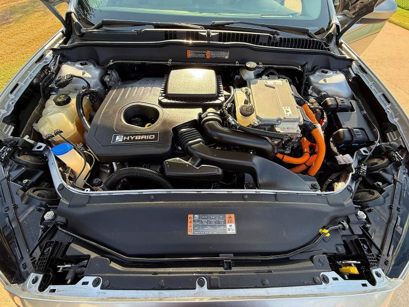 61452766 :رقم المزاد ، 3FA6P0LU4LR217436 vin ، 2020 Ford Fusion مزاد بيع