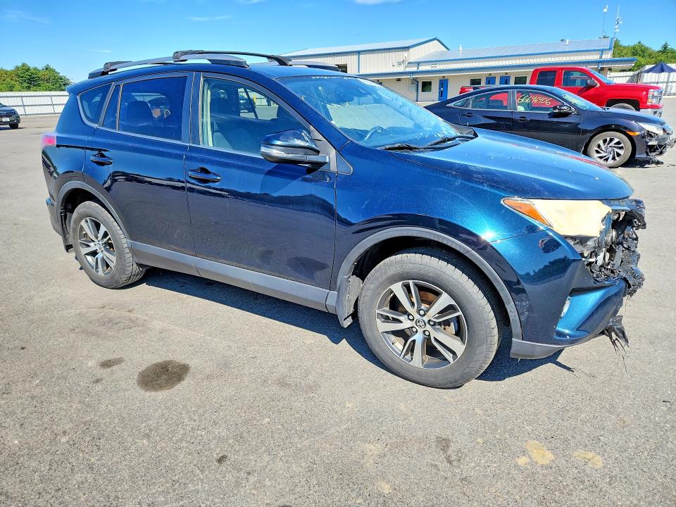66646446 :رقم المزاد ، JTMRFREV0JJ731277 vin ، 2018 Toyota Rav4 مزاد بيع