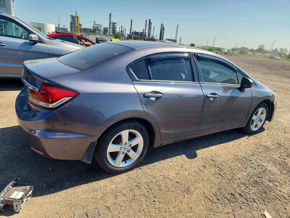 Продажа на аукционе авто 2015 Honda Civic, vin: 2HGFB2E4XFH033010, номер лота: 61030046