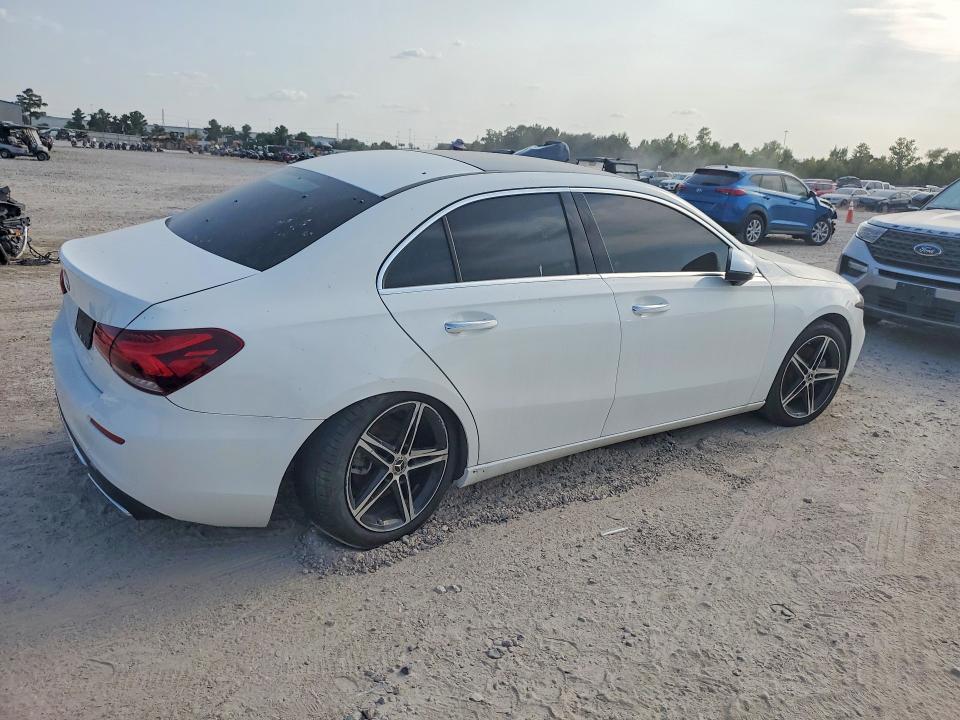Продажа на аукционе авто 2019 Mercedes-benz A, vin: WDD3G4EBXKW000457, номер лота: 66735996
