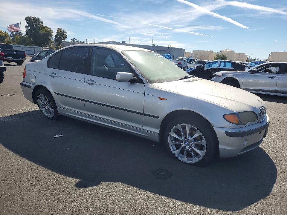 65405836 :رقم المزاد ، WBAAZ334X3PH30021 vin ، 2003 Bmw 325 مزاد بيع