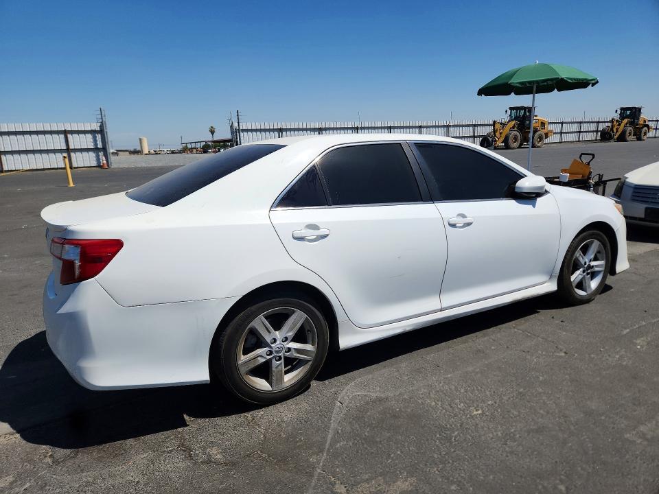 2013 Toyota Camry მანქანა იყიდება აუქციონზე, vin: 4T1BF1FK9DU260221, აუქციონის ნომერი: 64149056