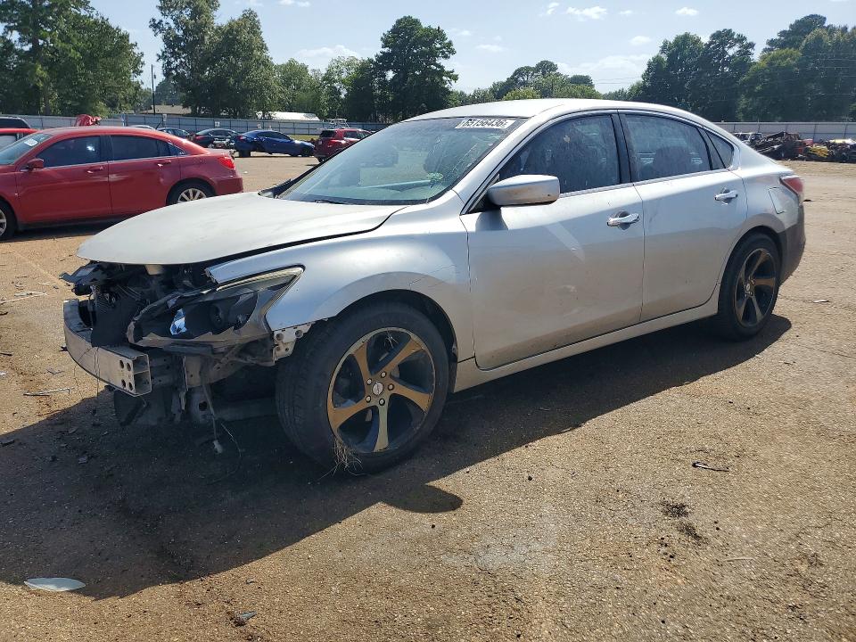 2014 Nissan Altima მანქანა იყიდება აუქციონზე, vin: 1N4AL3AP6EN368000, აუქციონის ნომერი: 65156436