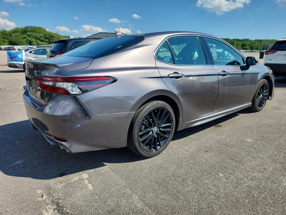 64208096 :رقم المزاد ، 4T1K61AK4RU246144 vin ، 2024 Toyota Camry مزاد بيع