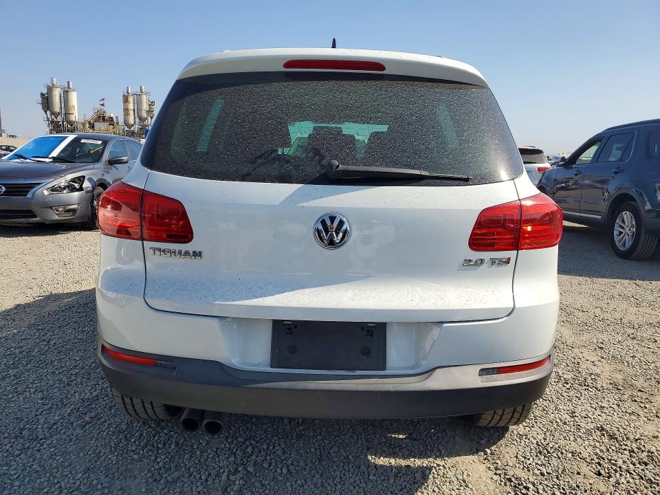 62707526 :رقم المزاد ، WVGAV7AX1FW596845 vin ، 2015 Volkswagen Tiguan مزاد بيع