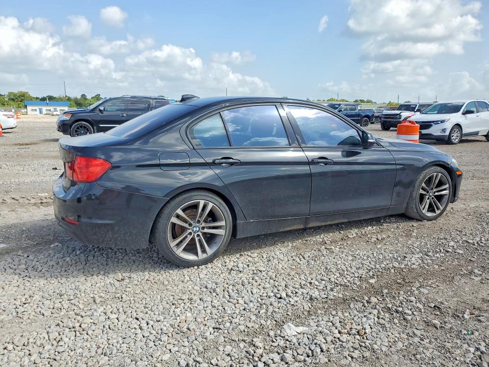 65221356 :رقم المزاد ، WBA3A5C53DF356926 vin ، 2013 Bmw 328 مزاد بيع