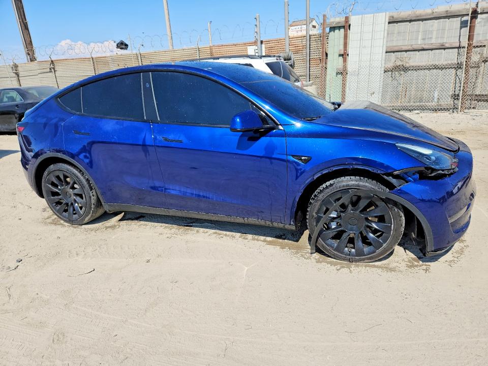 2024 Tesla Model Y მანქანა იყიდება აუქციონზე, vin: 7SAYGDEE3RF068448, აუქციონის ნომერი: 64503596