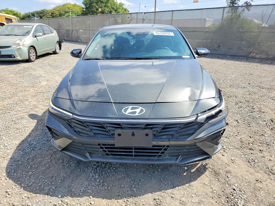 65128256 :رقم المزاد ، KMHLM4DJ5SU130665 vin ، 2025 Hyundai Elantra Hybrid مزاد بيع