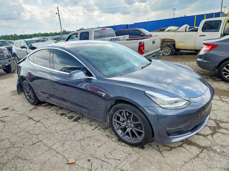 Продаж на аукціоні авто 2018 Tesla Model 3, vin: 5YJ3E1EB6JF103845, номер лоту: 64399386