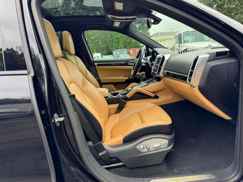 Aukcja sprzedaży 2017 Porsche Cayenne, vin: WP1AE2A24HLA72698, numer aukcji: 64015166