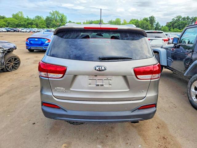 2017 Kia Sorento მანქანა იყიდება აუქციონზე, vin: 5XYPGDA56HG242034, აუქციონის ნომერი: 64130356