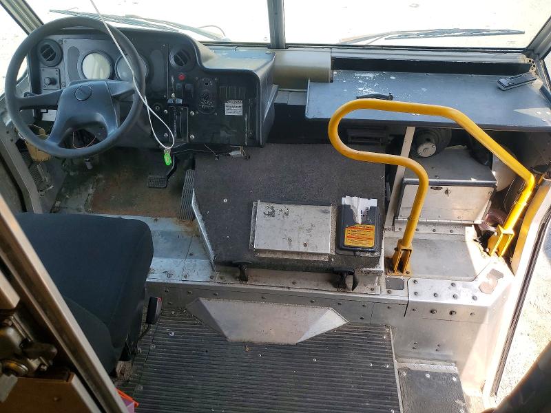 2004 Freightliner Mt45 Chassis მანქანა იყიდება აუქციონზე, vin: 4UZAANCP34CM43380, აუქციონის ნომერი: 64031396
