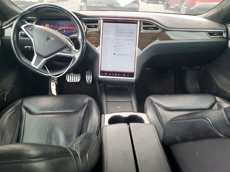 64040696 :رقم المزاد ، 5YJSA1H22FFP69711 vin ، 2015 Tesla Model S مزاد بيع