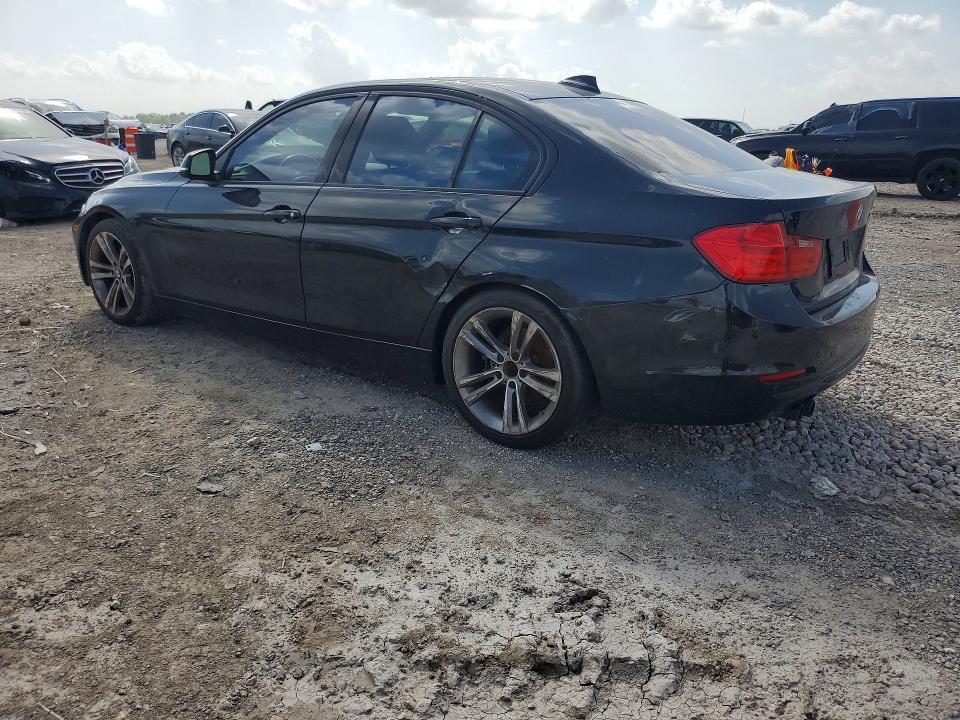 65221356 :رقم المزاد ، WBA3A5C53DF356926 vin ، 2013 Bmw 328 مزاد بيع