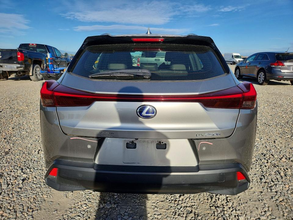 65664596 :رقم المزاد ، JTHP9JBH8M2044933 vin ، 2021 Lexus Ux مزاد بيع
