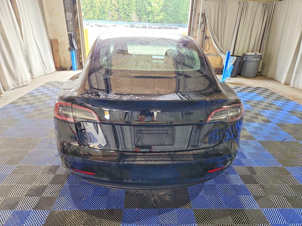 64856546 :رقم المزاد ، 5YJ3E1EA8NF370272 vin ، 2022 Tesla Model 3 مزاد بيع