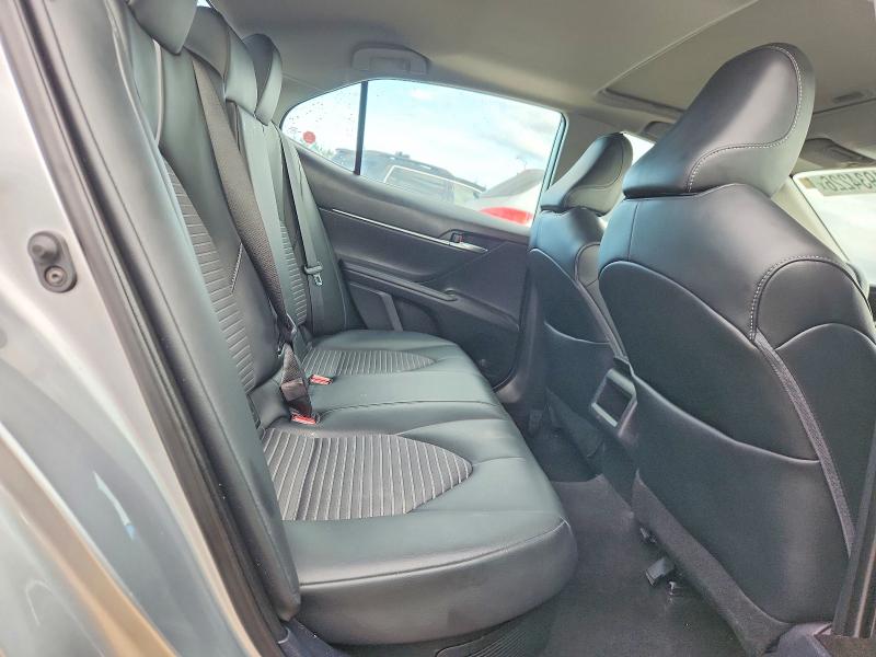 64934226 :رقم المزاد ، 4T1B21HK4MU523742 vin ، 2021 Toyota Camry مزاد بيع