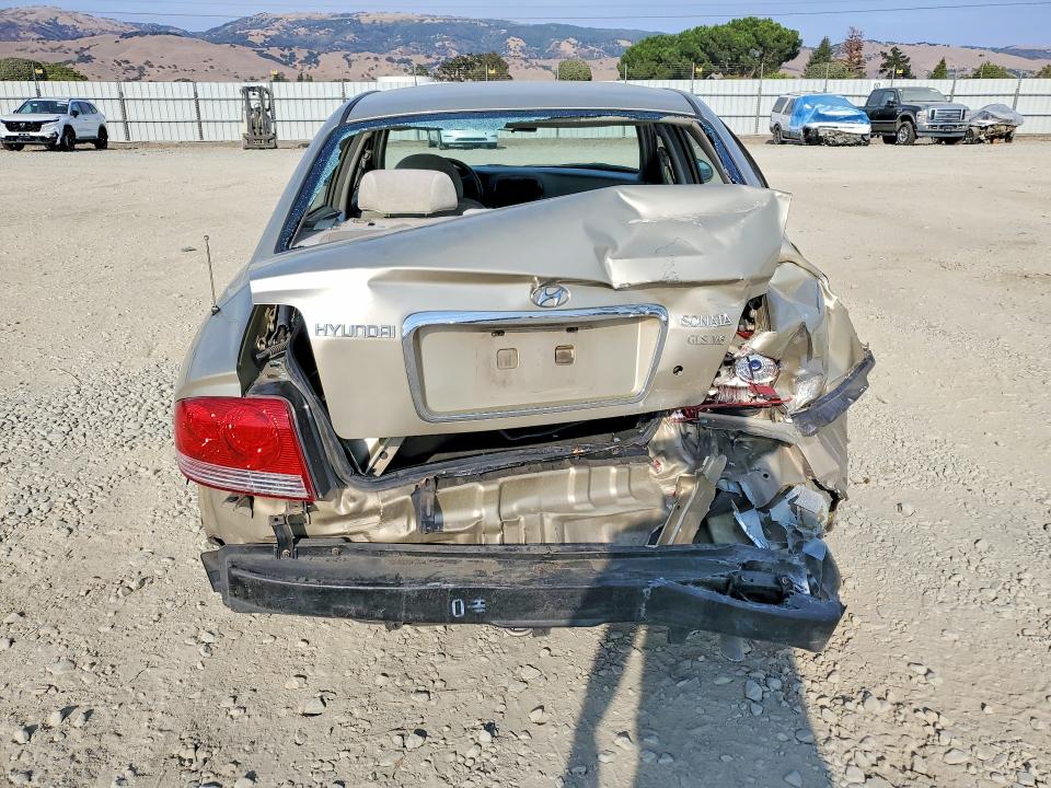 66505856 :رقم المزاد ، KMHWF35H62A702132 vin ، 2002 Hyundai Sonata مزاد بيع